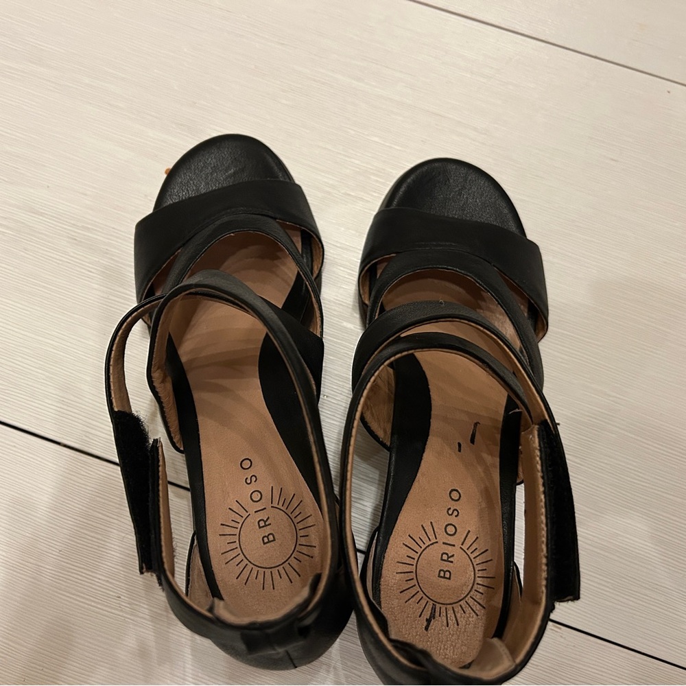 Brioso Verandah Leather Block Heel Sandals, size 8 - Picture 5 of 8